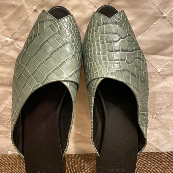 New! Leather croc slides from Trademark - Picture 2 of 5